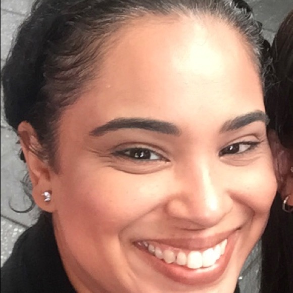 Meet your Posher, Yanira - Picture 1 of 1